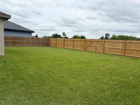 9488 S Queen Palm Brownsville TX 78566