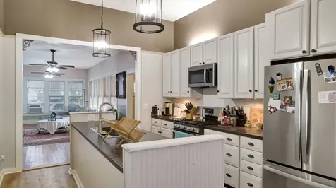 204 S Valley Street Cuero TX 77954
