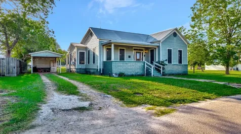 204 S Valley Street Cuero TX 77954