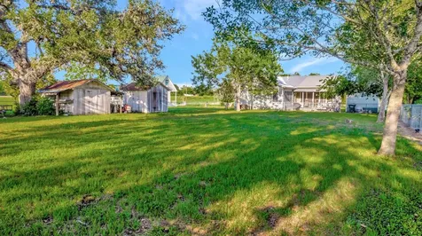 204 S Valley Street Cuero TX 77954