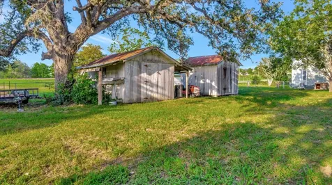 204 S Valley Street Cuero TX 77954