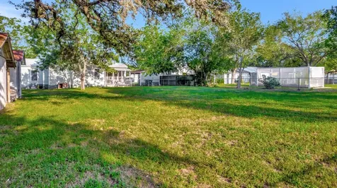 204 S Valley Street Cuero TX 77954