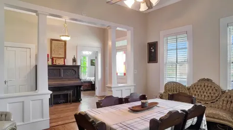 204 S Valley Street Cuero TX 77954