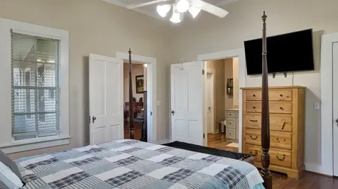 204 S Valley Street Cuero TX 77954