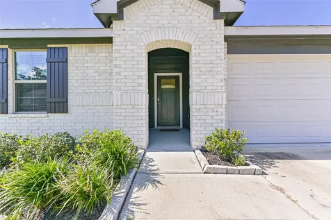 136 Little Spring Court Anahuac TX 77514