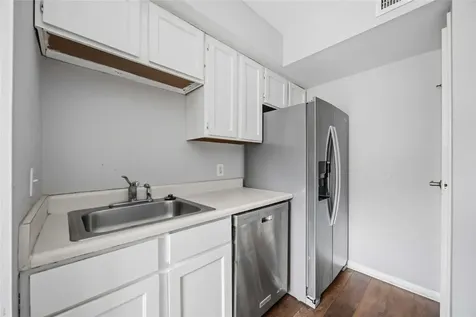 6201 Beverlyhill Street 30 Houston TX 77057