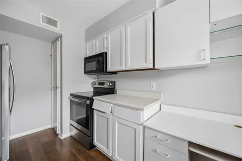 6201 Beverlyhill Street 30 Houston TX 77057