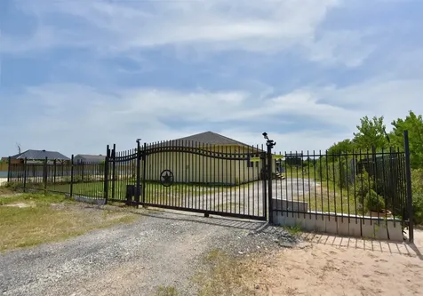 382 Road 5251 Cleveland TX 77327