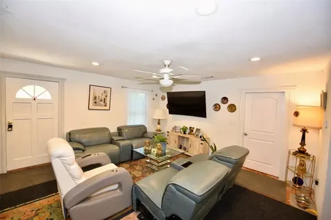 382 Road 5251 Cleveland TX 77327