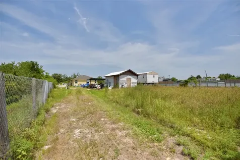 382 Road 5251 Cleveland TX 77327