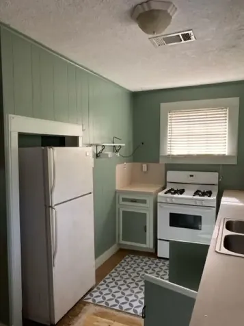 1004 Mccall Avenue Conroe TX 77301