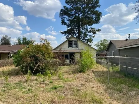 1004 Mccall Avenue Conroe TX 77301