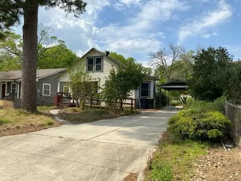 1004 Mccall Avenue Conroe TX 77301