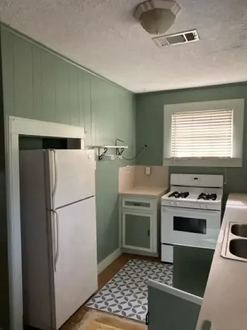 1004 Mccall Avenue Conroe TX 77301