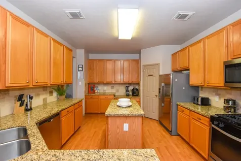 10102 White Oak Trail Lane Houston TX 77064