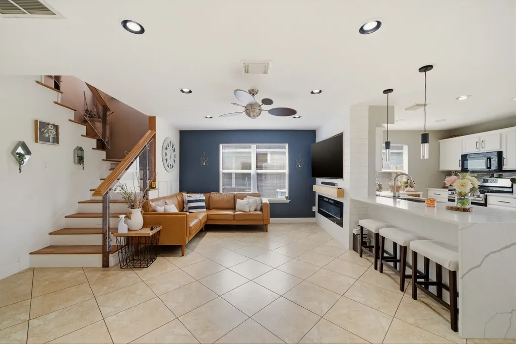 5722 Tiger Lilly Way Houston TX 77085