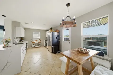 5722 Tiger Lilly Way Houston TX 77085