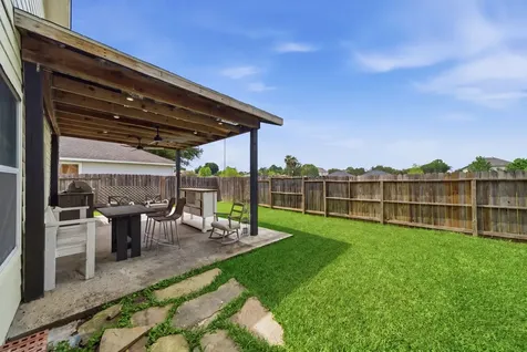 5722 Tiger Lilly Way Houston TX 77085