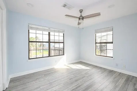 1615 Railroad Avenue San Leon TX 77539
