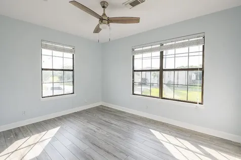 1615 Railroad Avenue San Leon TX 77539