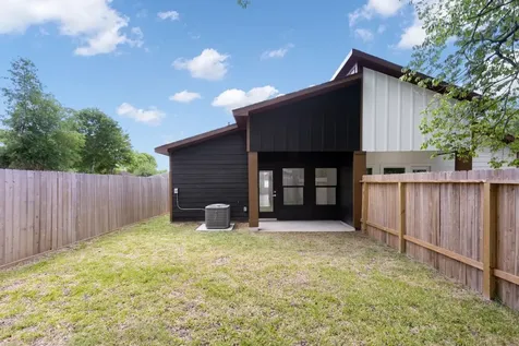 8109 Hamlet Street B Houston TX 77078