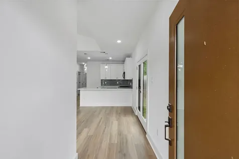 8109 Hamlet Street B Houston TX 77078