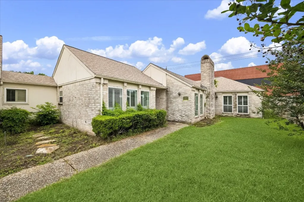2915 Country Club Boulevard Sugar Land TX 77478