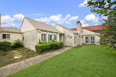 2915 Country Club Boulevard Sugar Land TX 77478