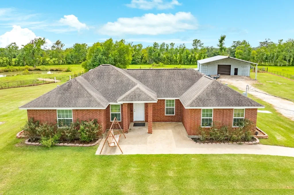 130 Pin Oak Drive Angleton TX 77515