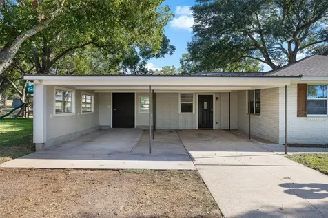 1906 Gun And Rod Road Brenham TX 77833