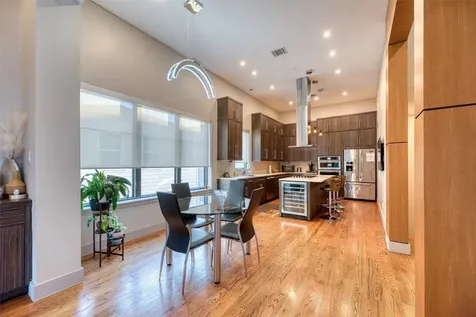 5521 Kiam Street Houston TX 77007