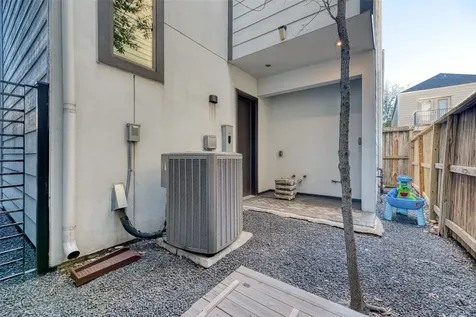 5521 Kiam Street Houston TX 77007
