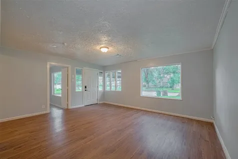 4906 Larkspur Street Houston TX 77033