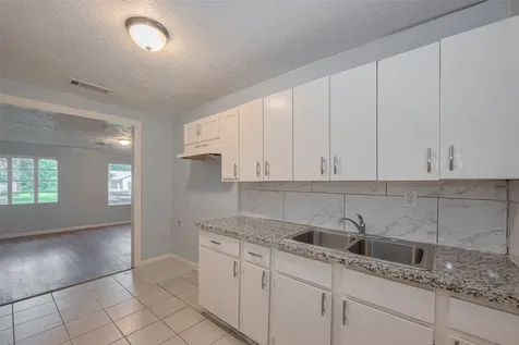 4906 Larkspur Street Houston TX 77033