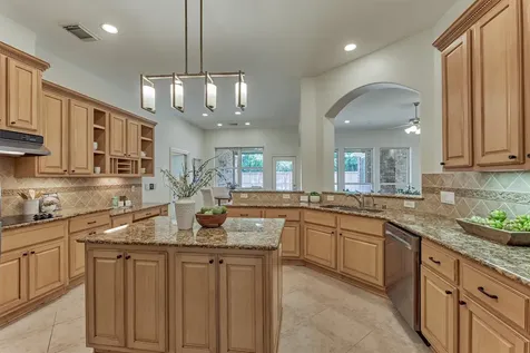 6 Millsap The Woodlands TX 77382