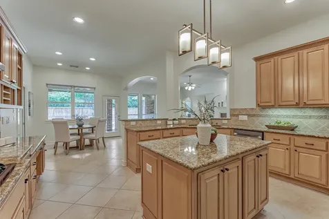 6 Millsap The Woodlands TX 77382