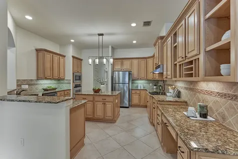 6 Millsap The Woodlands TX 77382