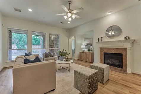 6 Millsap The Woodlands TX 77382
