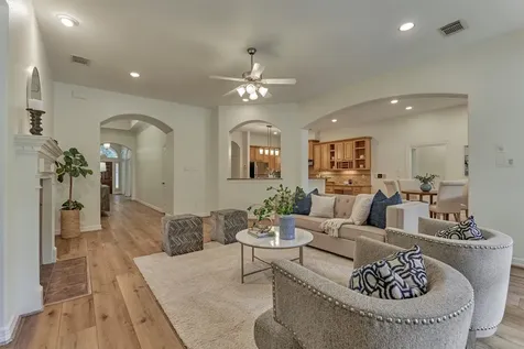 6 Millsap The Woodlands TX 77382