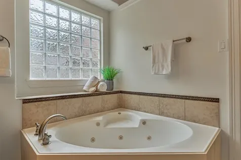 6 Millsap The Woodlands TX 77382