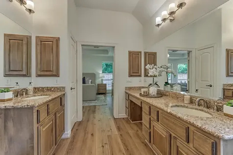 6 Millsap The Woodlands TX 77382