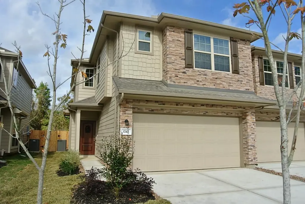 1742 Parkside Shores Lane Crosby TX 77532
