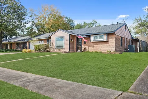 5618 Cerritos Drive Houston TX 77035
