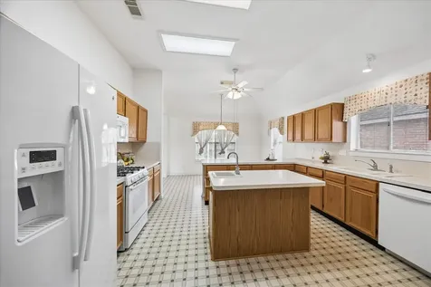 2726 N Larkspur Circle Pearland TX 77584