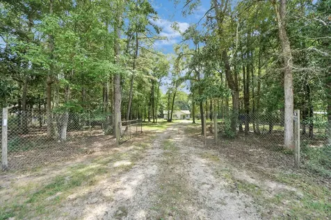 121 Elendor Drive Cleveland TX 77328