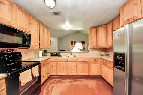 121 Elendor Drive Cleveland TX 77328