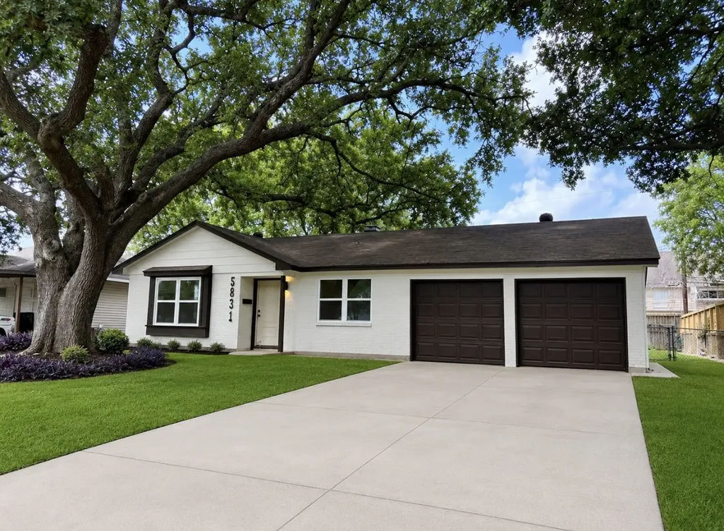 5831 Chinaberry Drive Houston TX 77092