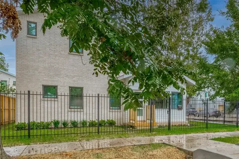 2702 Delano Street Houston TX 77004