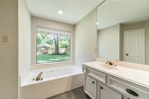 3910 Misty Gardens Court Kingwood TX 77339