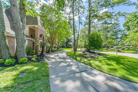 3910 Misty Gardens Court Kingwood TX 77339